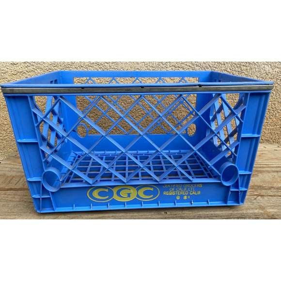Vintage 1981 CGC Certified Grocers California Plastic Milk Crate Metal Band 999A